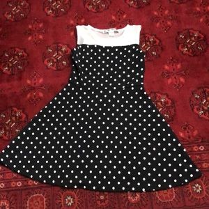 Beautiful dress for girl size Medium 8-9 years